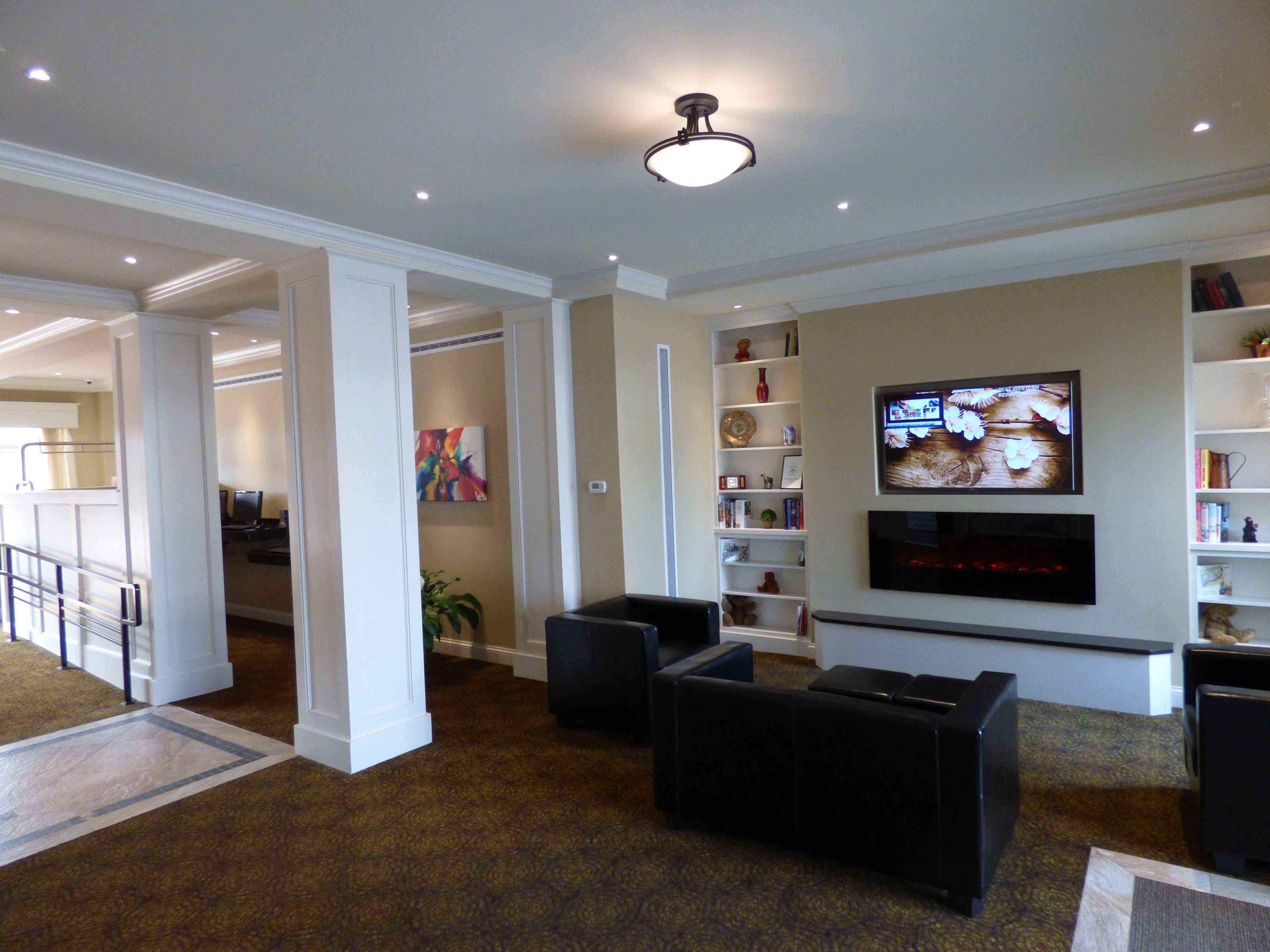 Best Western Plus Longbranch Hotel & Convention Center Cedar Rapids Exterior photo